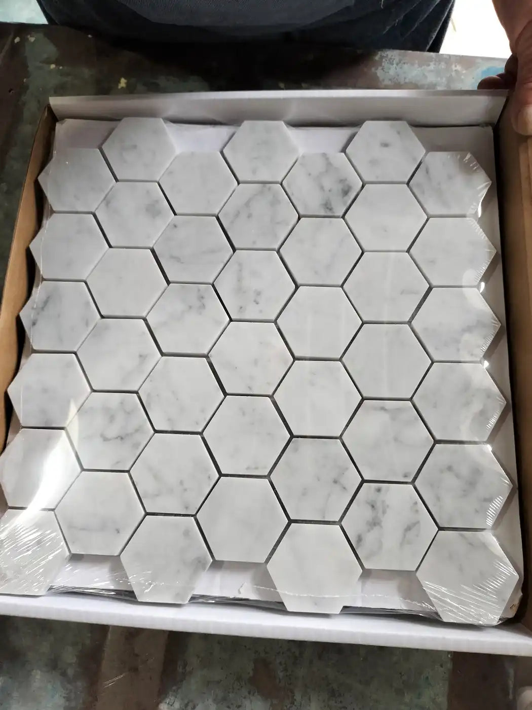 Azulejo de pared con mosaico hexagonal italiano Carrara de 2" para salpicadero