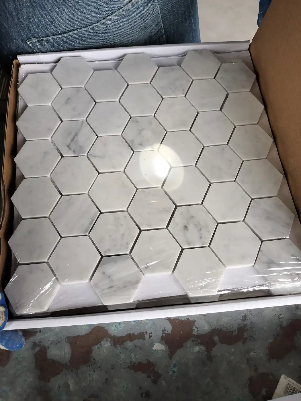 Azulejo de pared con mosaico hexagonal italiano Carrara de 2" para salpicadero