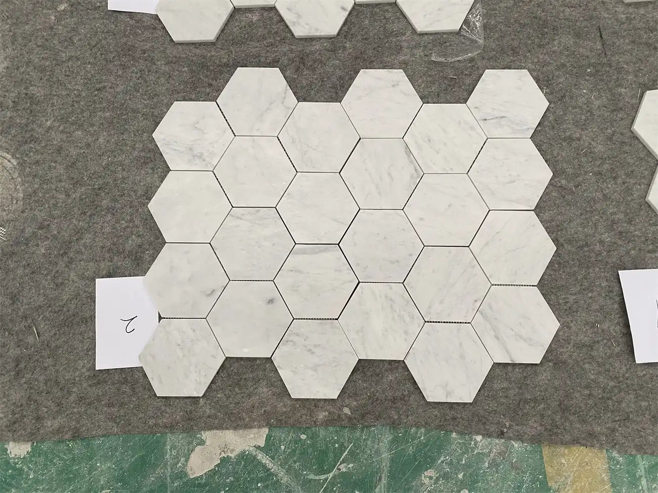 Mosaico hexagonal italiano Carrara para salpicadero y pared (5")