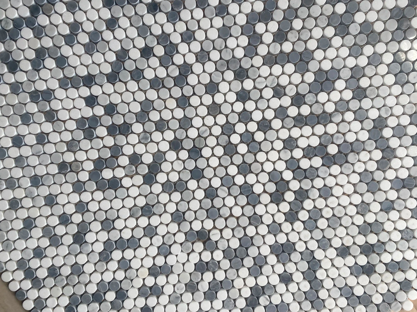Thassos White 3/8 Penny-Round Marble Mosaic (Carrara + Thassos + Blue-Gray)