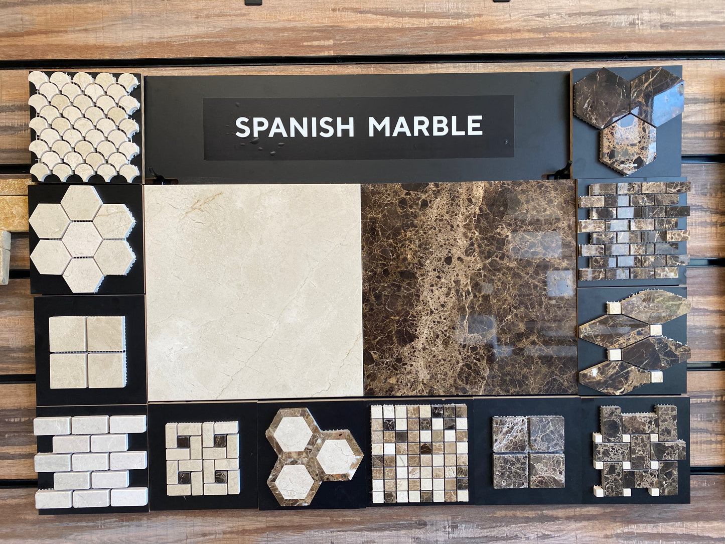 Exhibidores de paneles MM (tableros de 24" x 36" y 8" x 16")