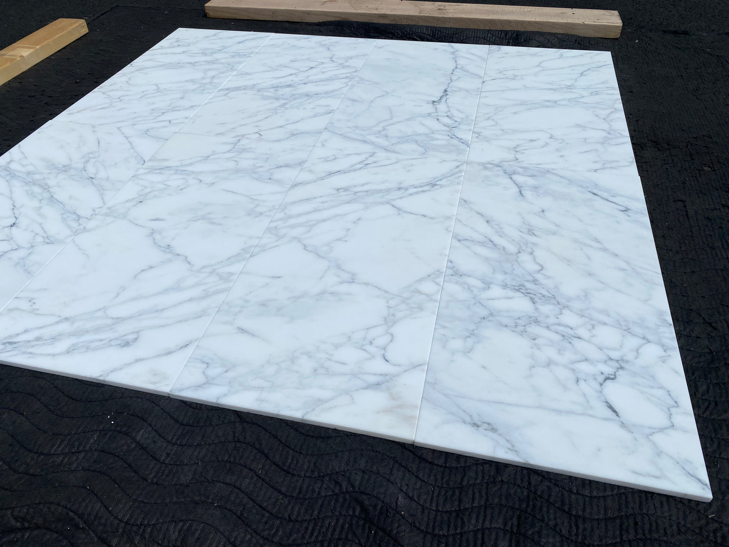 Calacatta Gold (Lot #061) 12" x 24" Floor Tile Honed - 704 SF