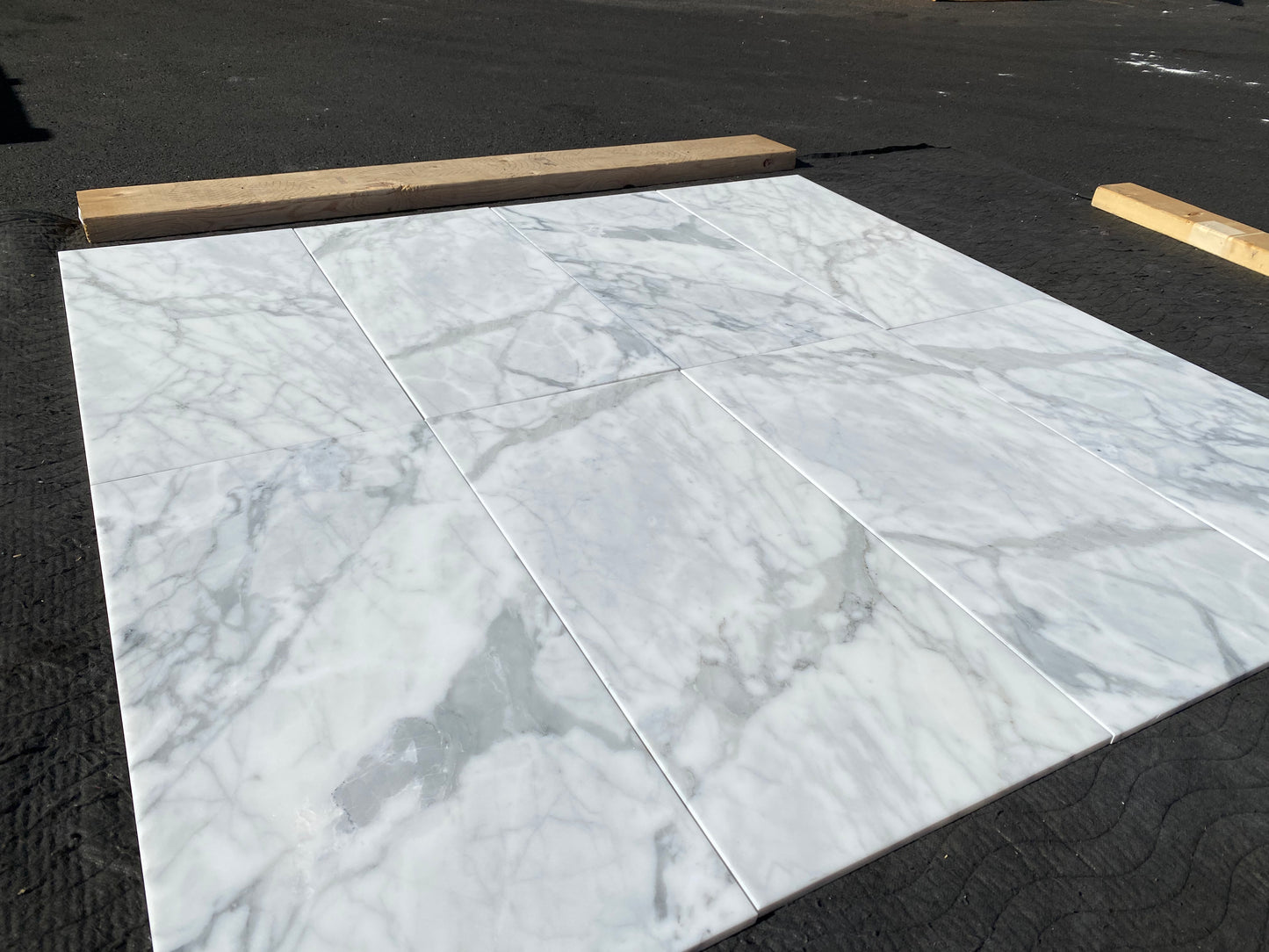 Calacatta Caldia (Lot #172) 12" x 24" Floor Tile Honed - 980 SF