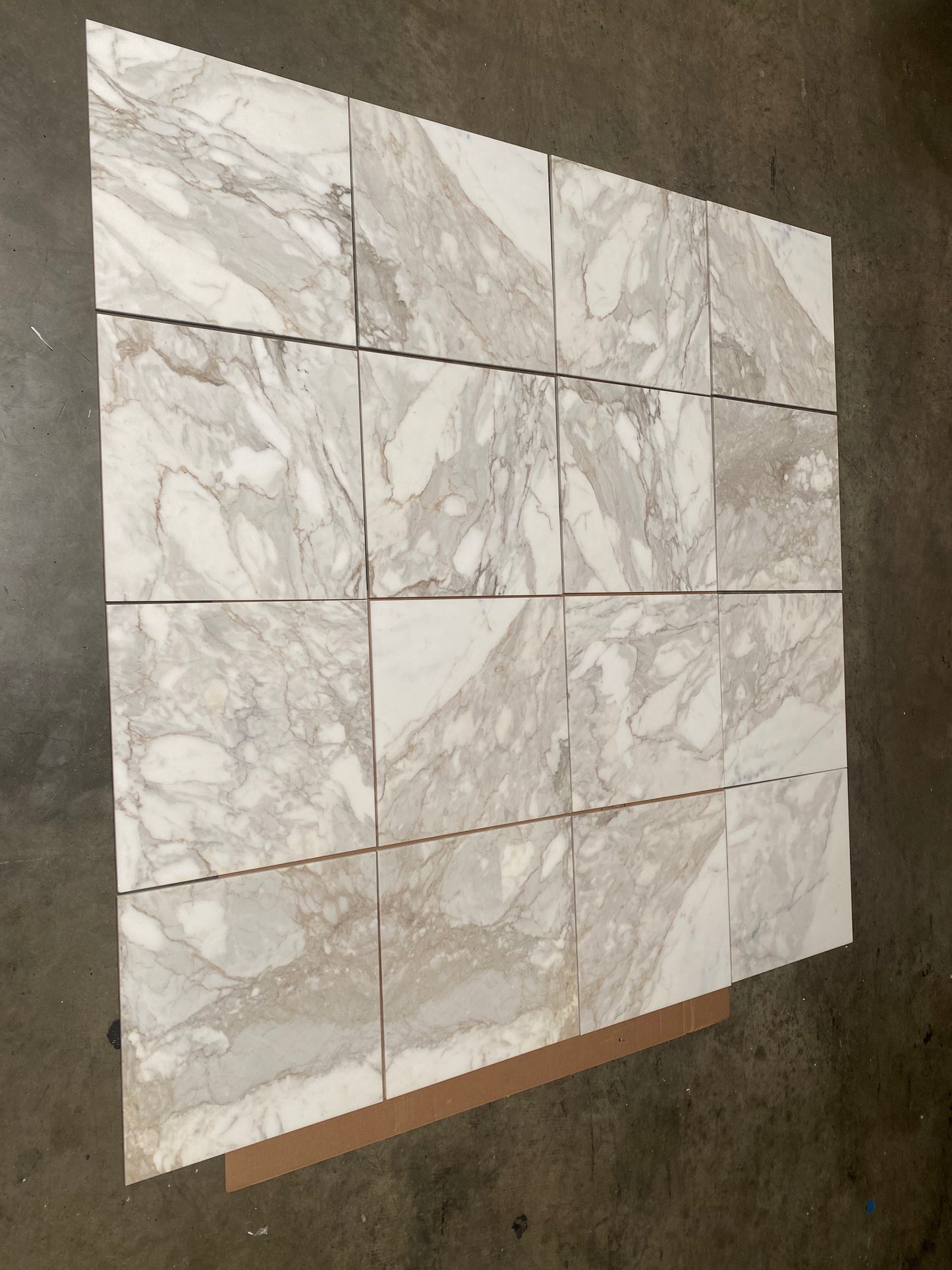 Calacatta Gold (Lot #314) 18" x 18" Floor Tile Honed - 391 SF