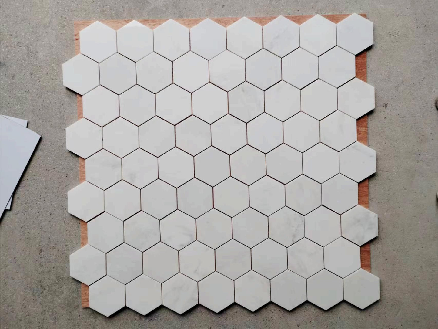 Azulejo de mosaico hexagonal blanco oriental de 5 x 5 pulgadas