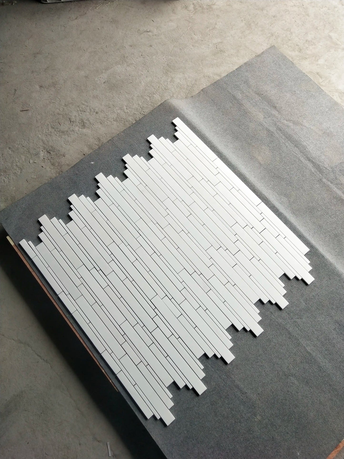 Thassos White 3/8 Manhattan Random-Strip Marble osaic