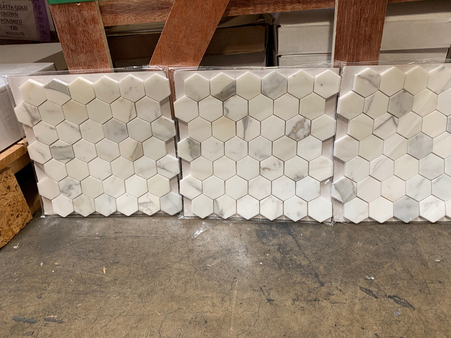 Azulejo de pared con mosaico hexagonal Calacatta Gold de 2" para salpicadero