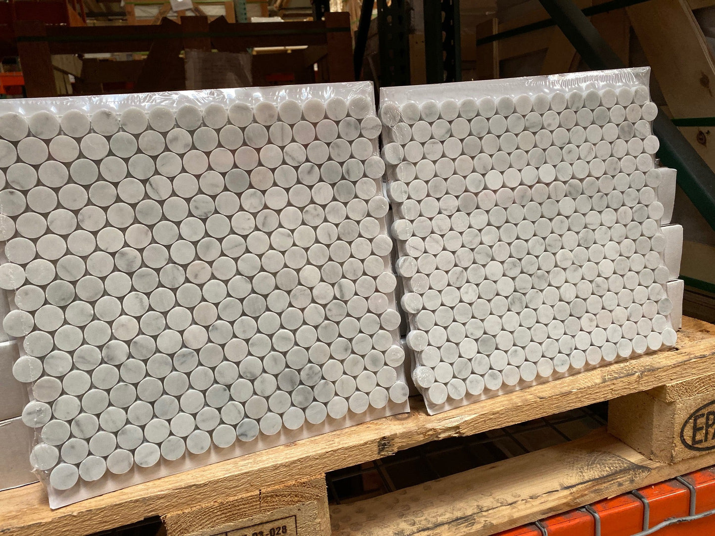 Azulejo de pared con mosaico redondo estilo penique italiano de Carrara para salpicadero