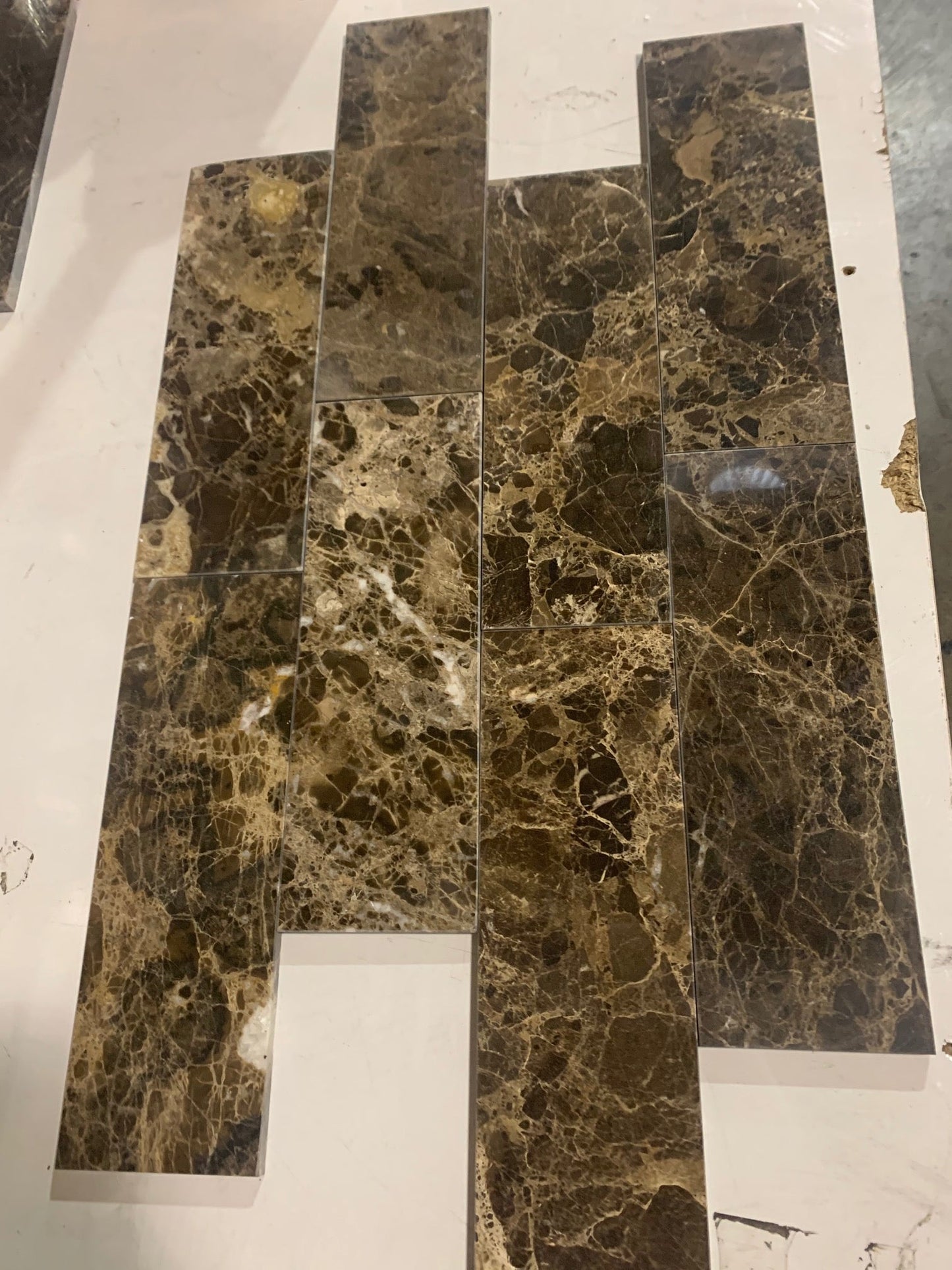 Azulejo Emperador Dark para pared y suelo de 15 x 15 cm