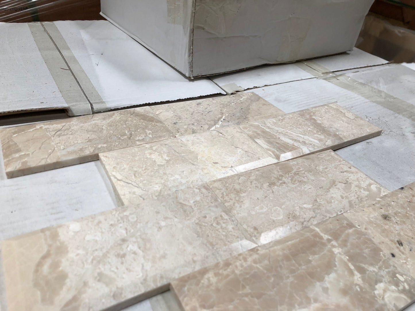 Azulejo de pared pulido beige Queen con bisel profundo de 3 x 6 pulgadas