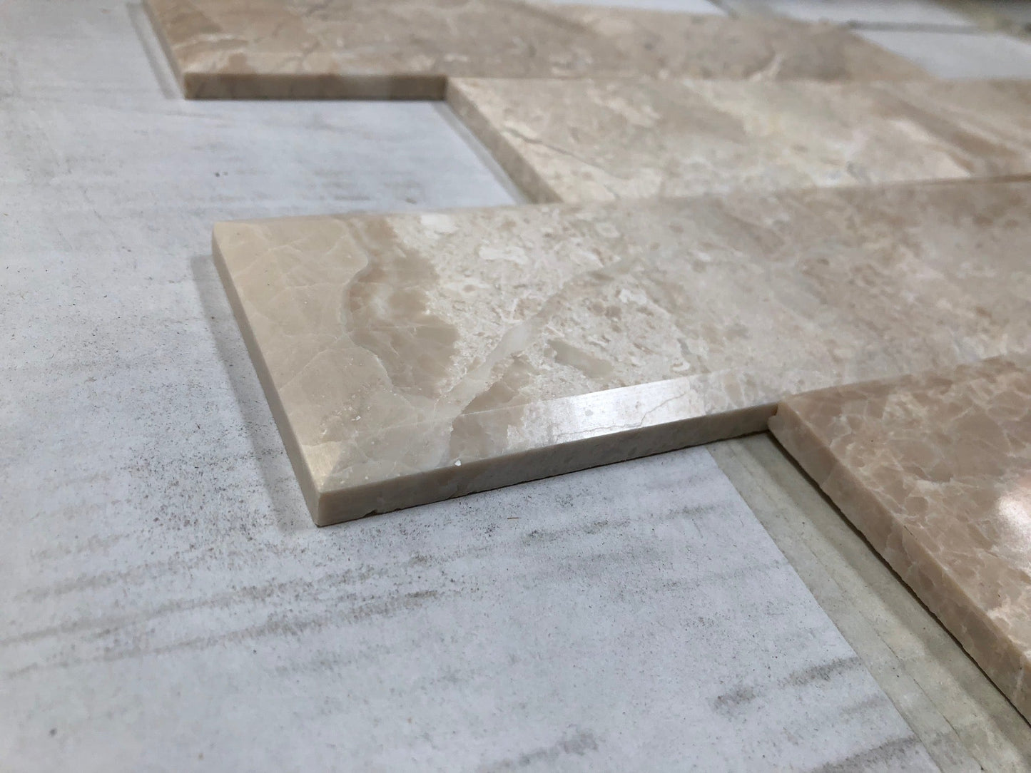 Azulejo de pared pulido beige Queen con bisel profundo de 3 x 6 pulgadas