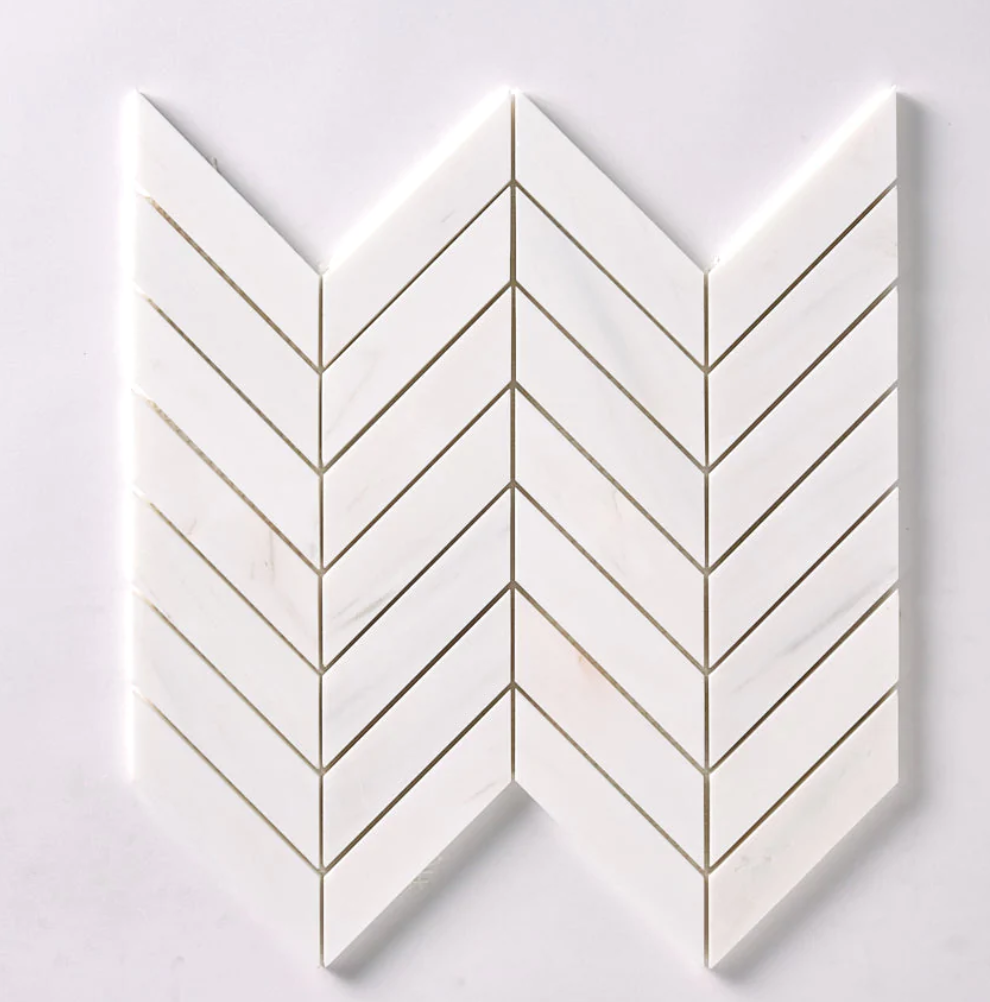 Azulejo de mosaico Chevron Bianco Dolomite de 2,5 x 10 cm