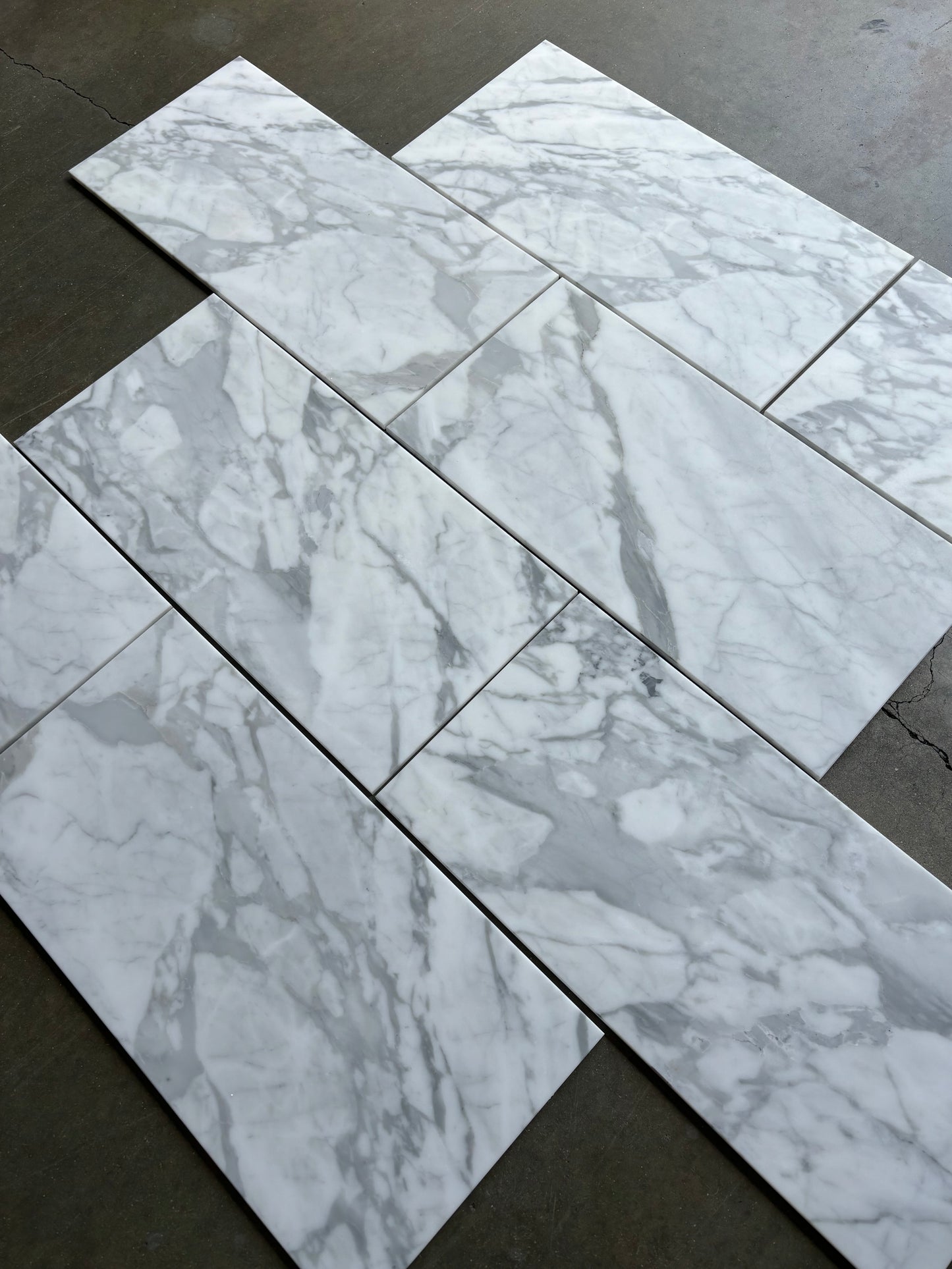 Calacatta Shadow (Lot #171) 12" x 24" Floor Tile Honed - 1326 SF