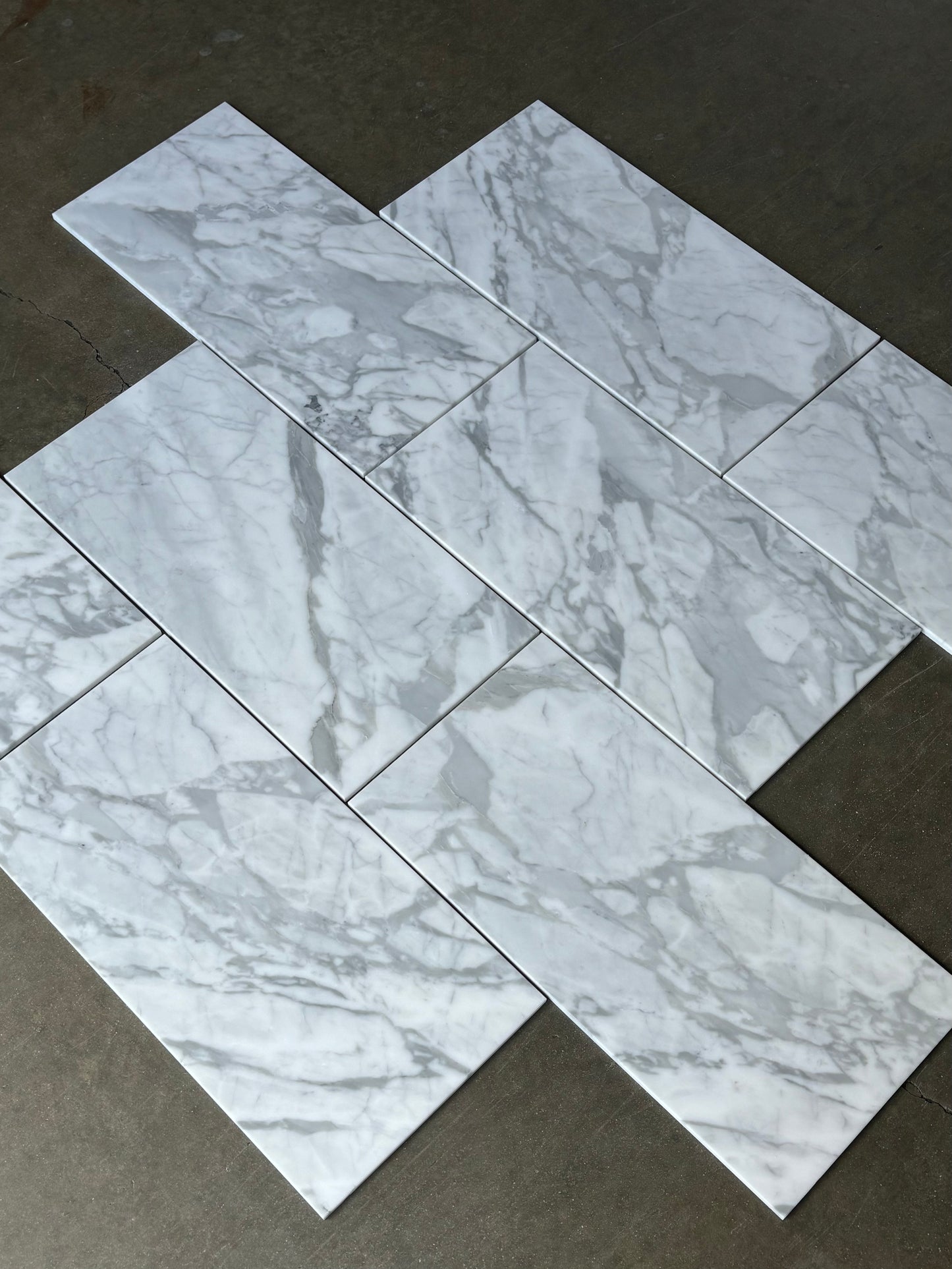 Calacatta Shadow (Lot #171) 12" x 24" Floor Tile Honed - 1326 SF