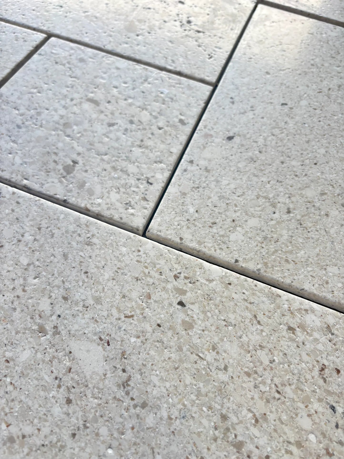 Ceppo Cream Brushed & Chieseled Limestone Versailles Tile
