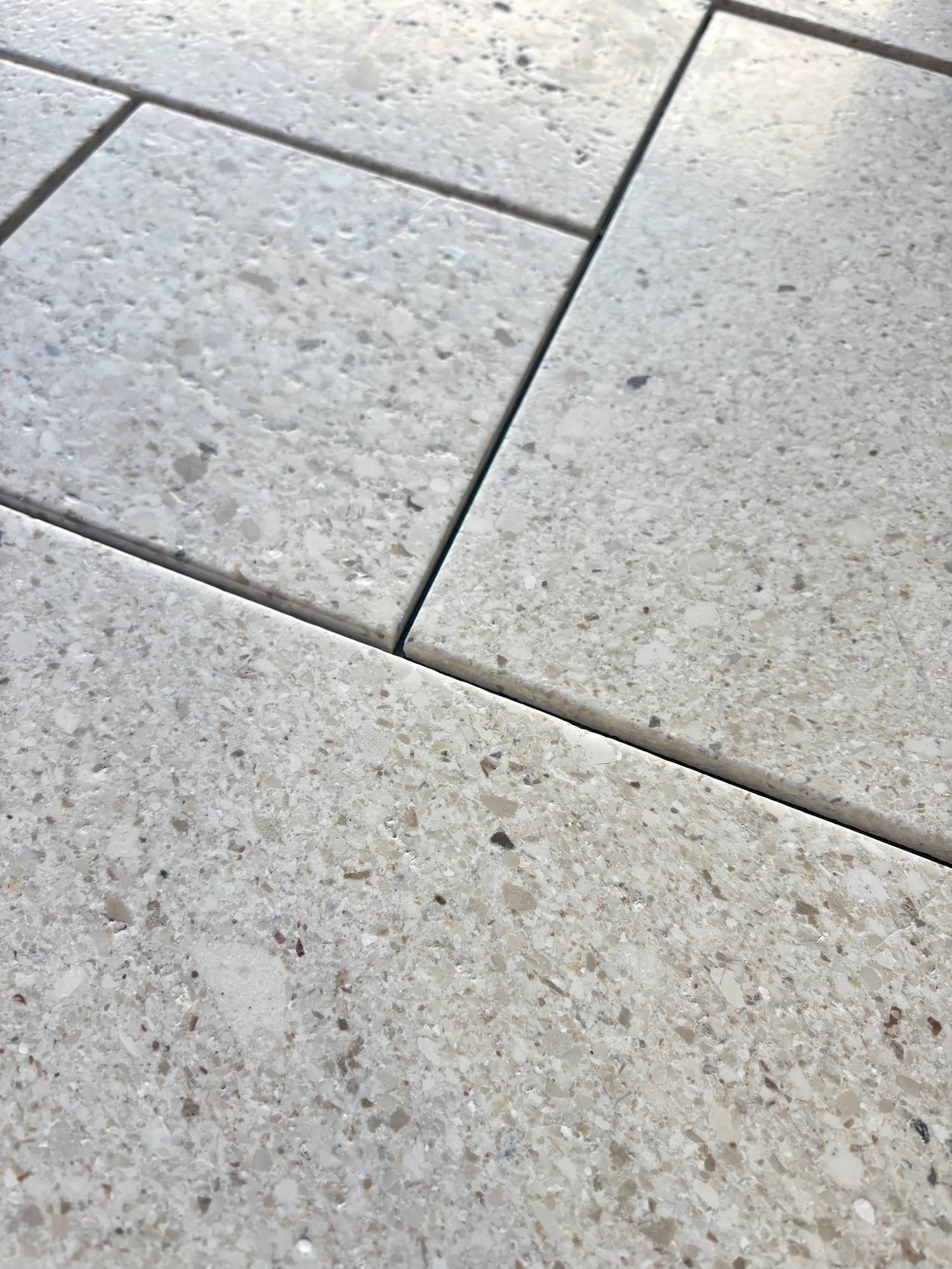 Ceppo Cream Brushed & Chieseled Limestone Versailles Tile