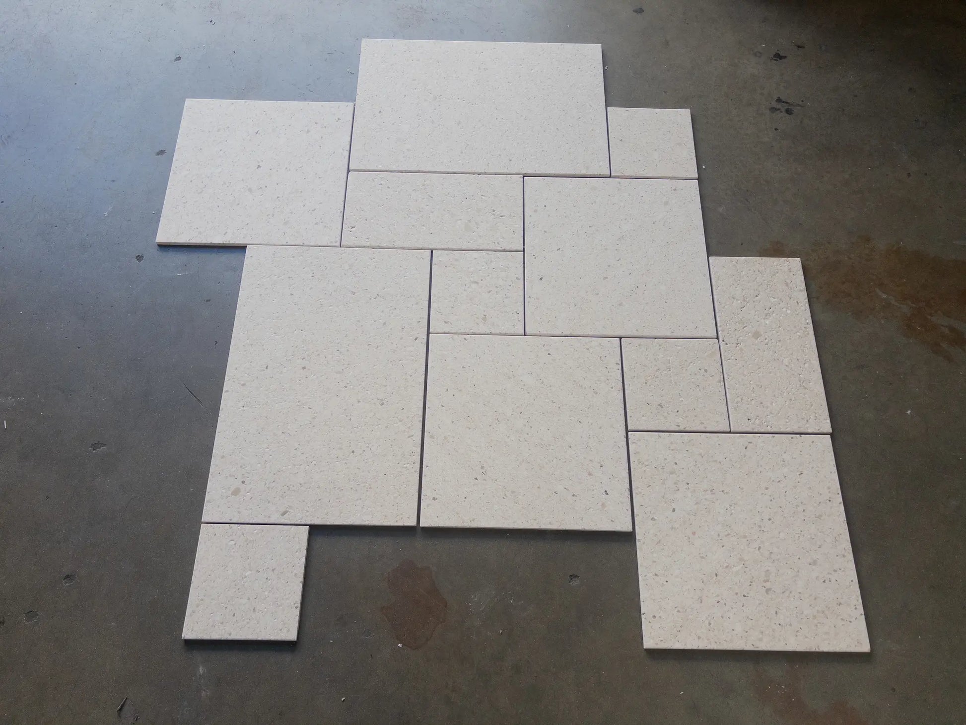 Ceppo Cream Brushed & Chieseled Limestone Versailles Tile