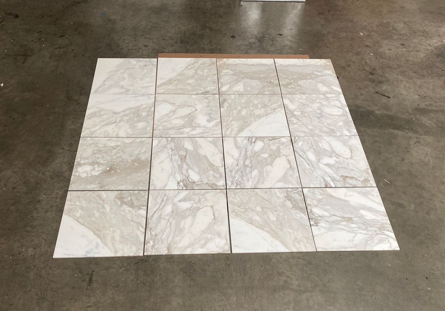 Calacatta Gold (Lot #314) 18" x 18" Floor Tile Honed - 391 SF