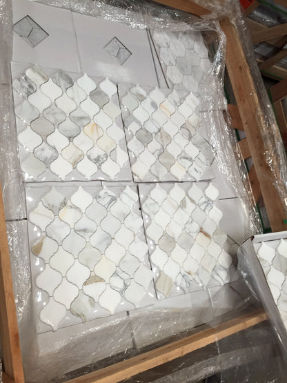 Calacatta Gold Arabesque Mosaic Backsplash and Wall Tile