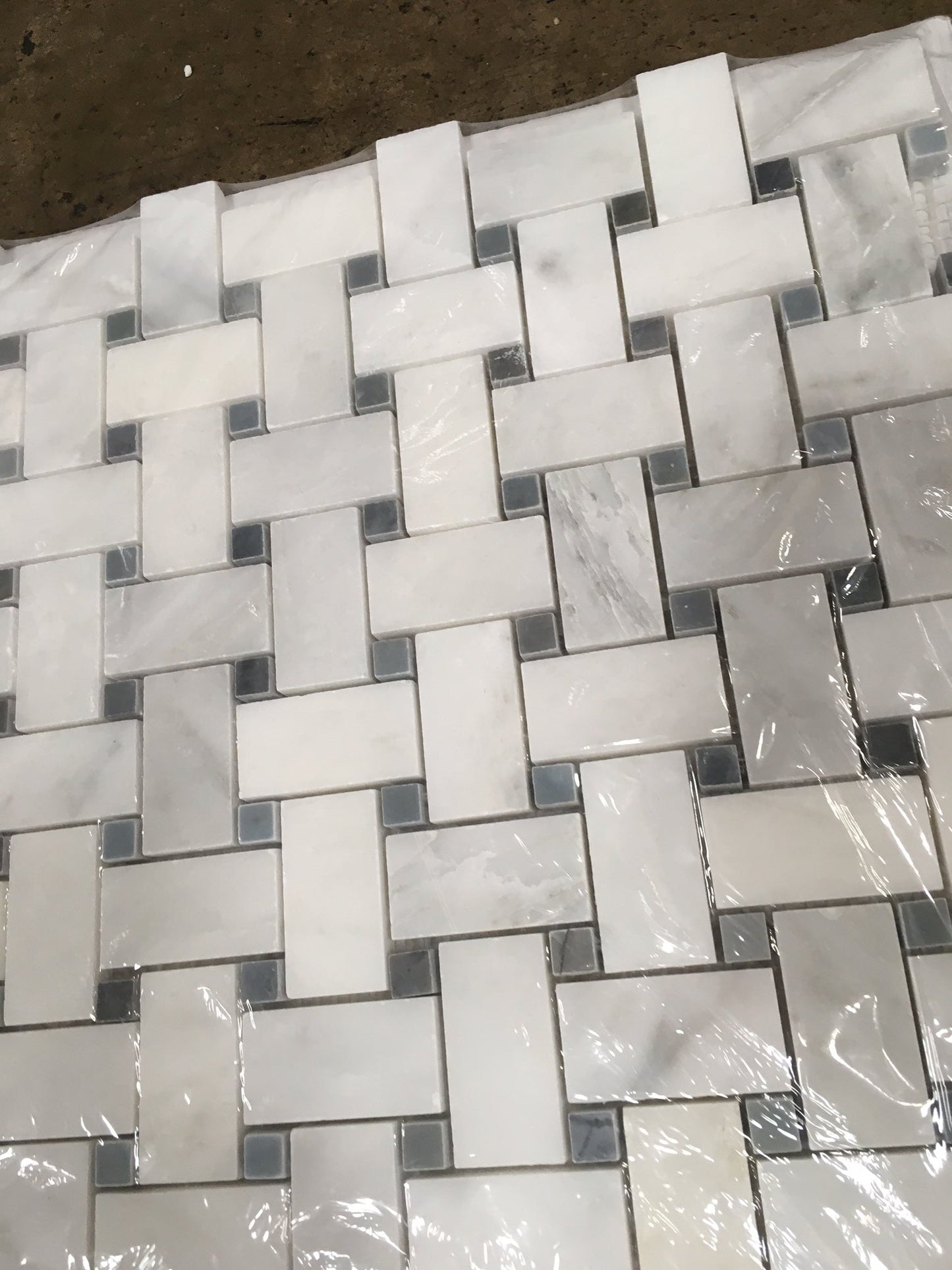 Oriental White Basketweave w/ Blue - Gray Dots Mosaic Tile